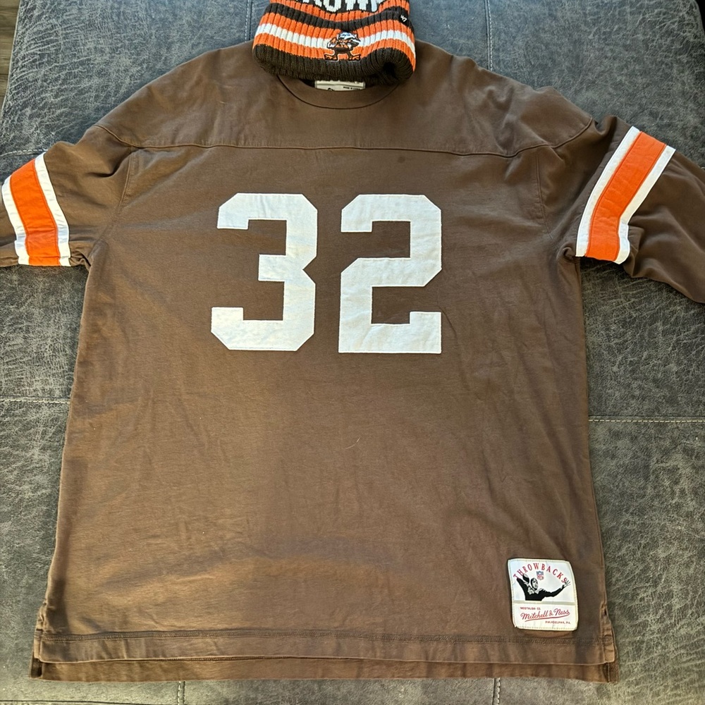 Jim brown jersery 2xl and matching Pom hat